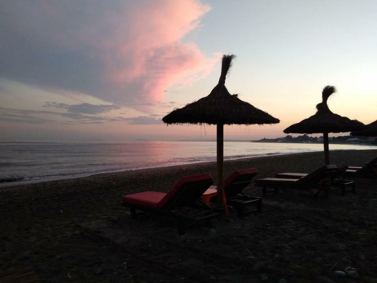 Casa Cachita 2-Confortable Estudio A Pie De Playa إِستيبونا المظهر الخارجي الصورة